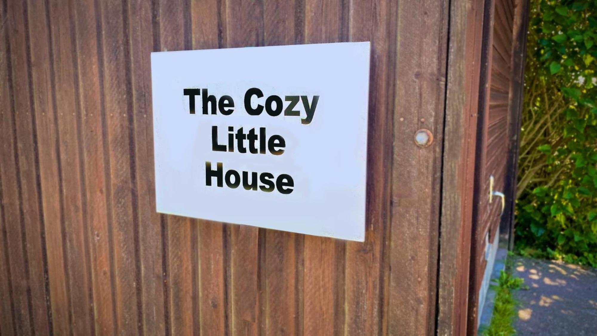 The Cozy Little House * Motala